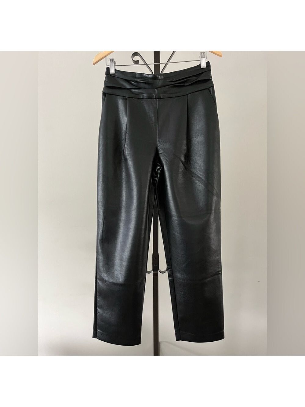 ARITZIA Wilfred Vegan Leather High Waist Pants in Black, Size 4.